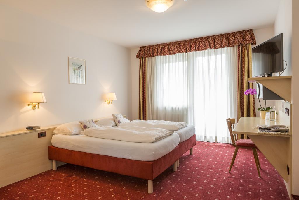 Hotel Markushof - Adults Only Ora / Auer Екстер'єр фото